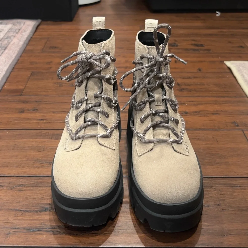 Ugg Brisbane Lace Up Platform boots - Picture 3 of 12